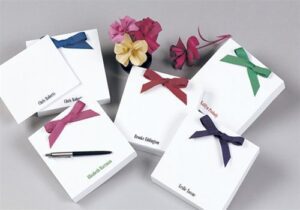 Bow Memo Pad with Decorative Ribbon (200 Sheets, 6×6)