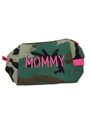 Camo pouch embroidered with pink MOMMY